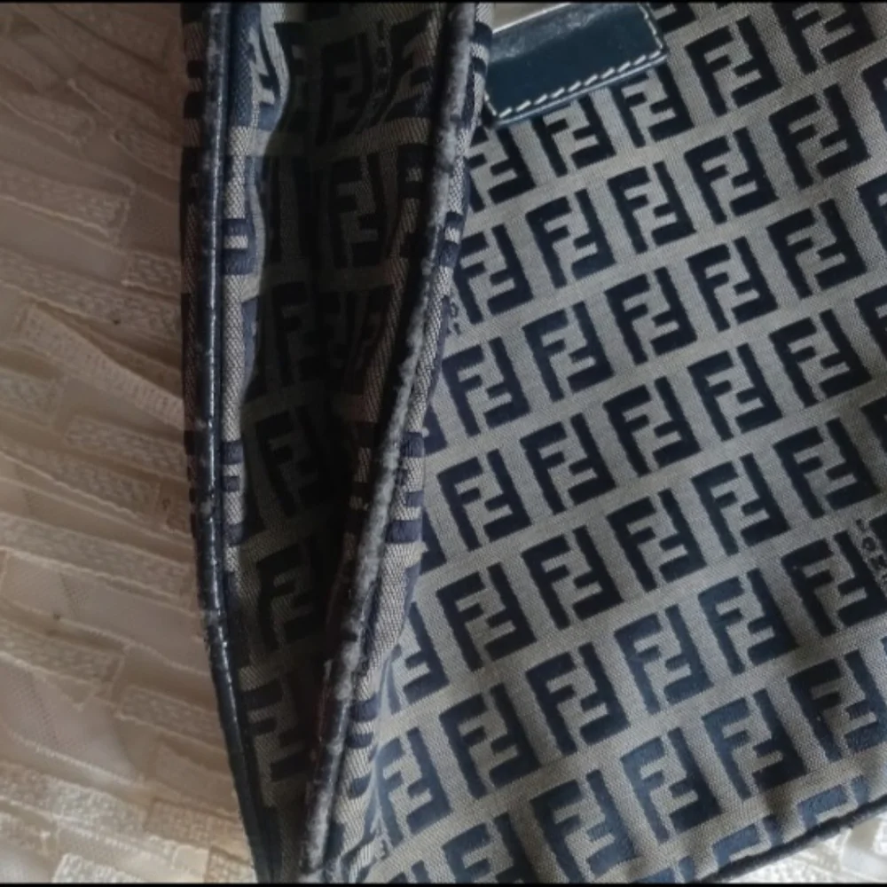 Vintage FENDI Shoulder Bag - Picture 10 of 15